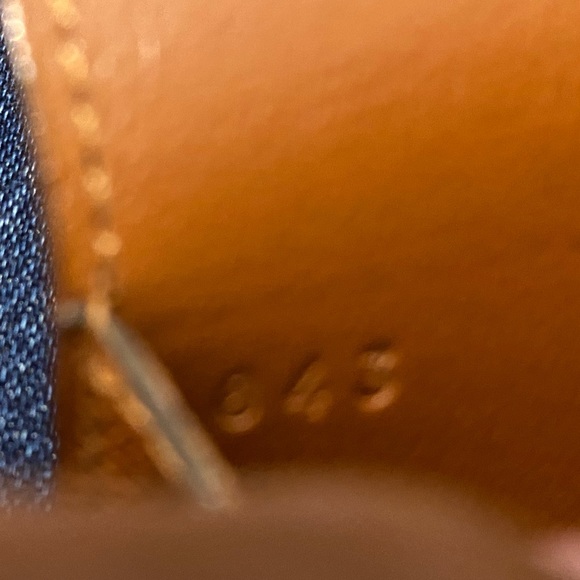 LV Preloved Money Holder IPhone Agenda Holder/Credit Card/Wallet - Picture 7 of 7